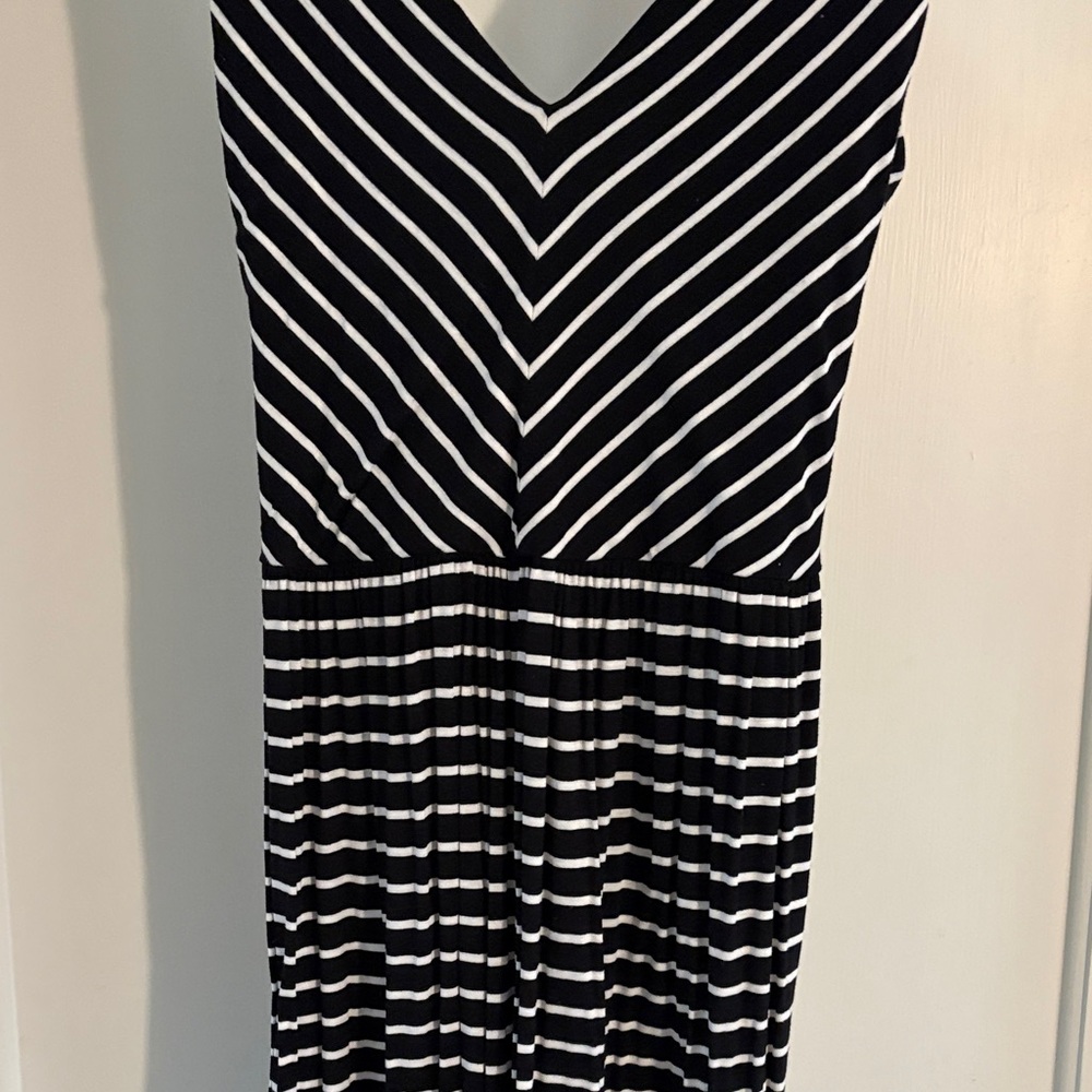 LOFT Black and White Chevron Maxi Dress - Picture 3 of 5
